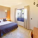Hotel Vik Coral 3*